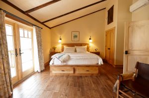 hotels near bromley mountain